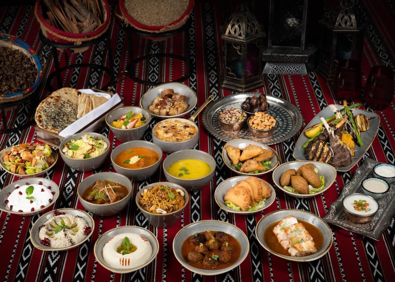 Centara West Bay Hotel&Residences Doha Exterior foto A selection of traditional Emirati cuisine
