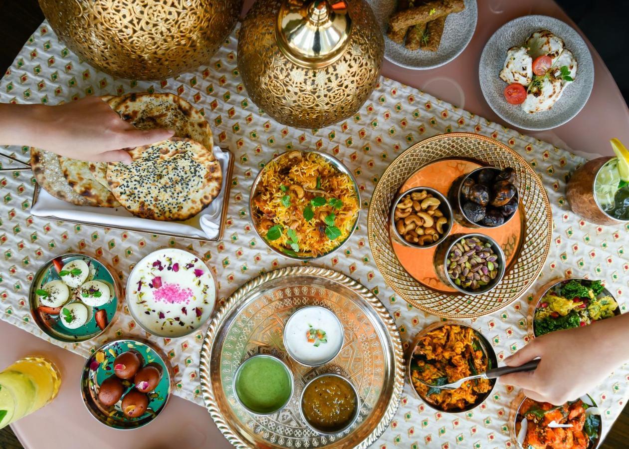 Centara West Bay Hotel&Residences Doha Exterior foto A vegetarian meal