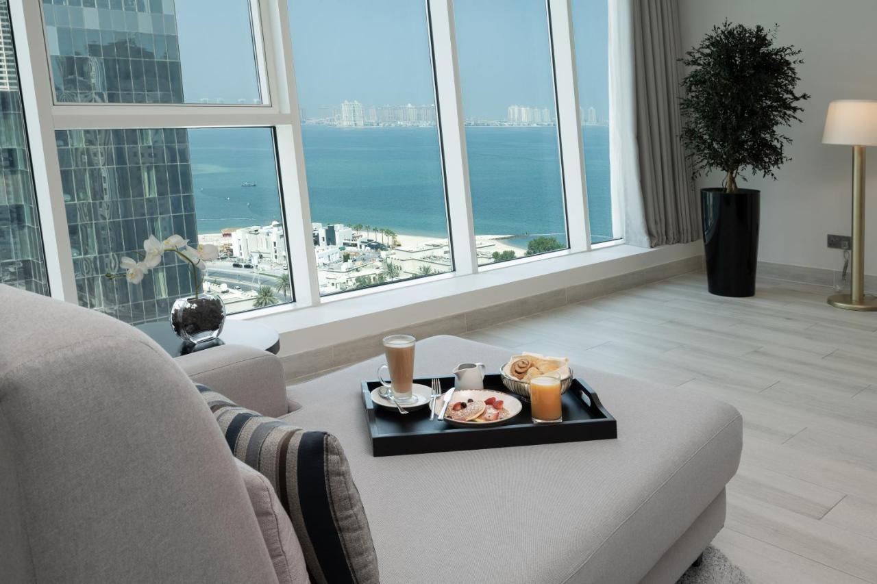 Centara West Bay Hotel&Residences Doha Exterior foto A view from a suite at the Ritz-Carlton, DIFC