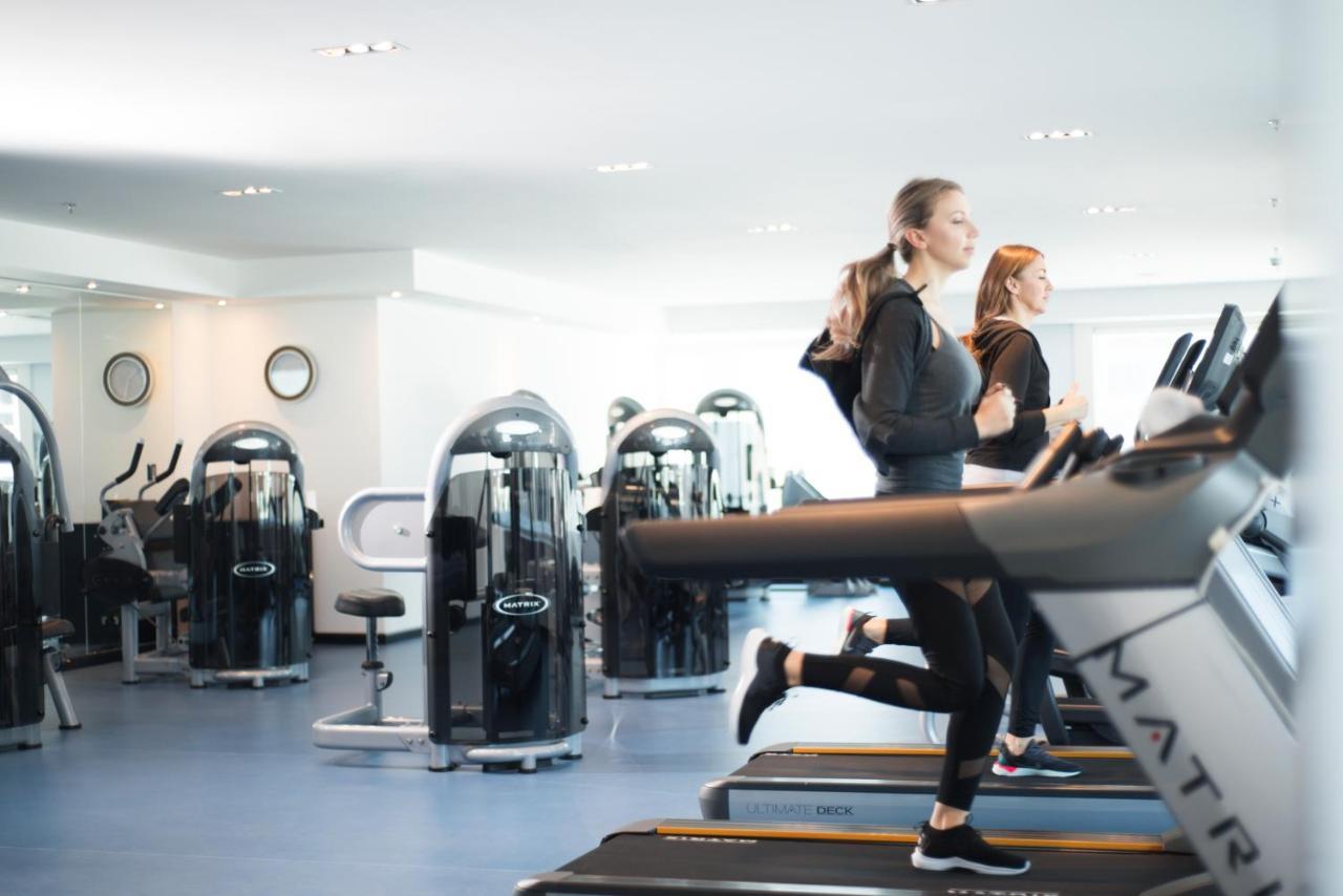 Centara West Bay Hotel&Residences Doha Exterior foto The gym at the InterContinental